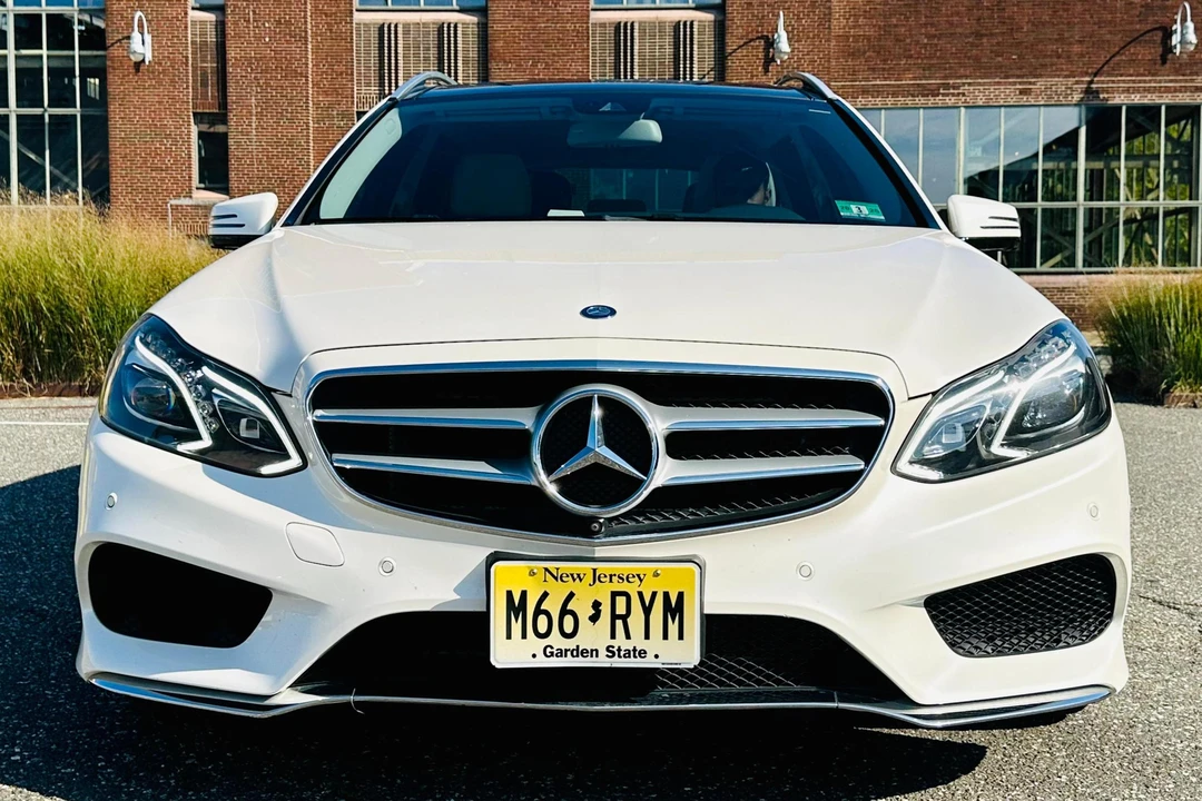 2015 Mercedes-Benz W212 E-Class - Image 2 of 31