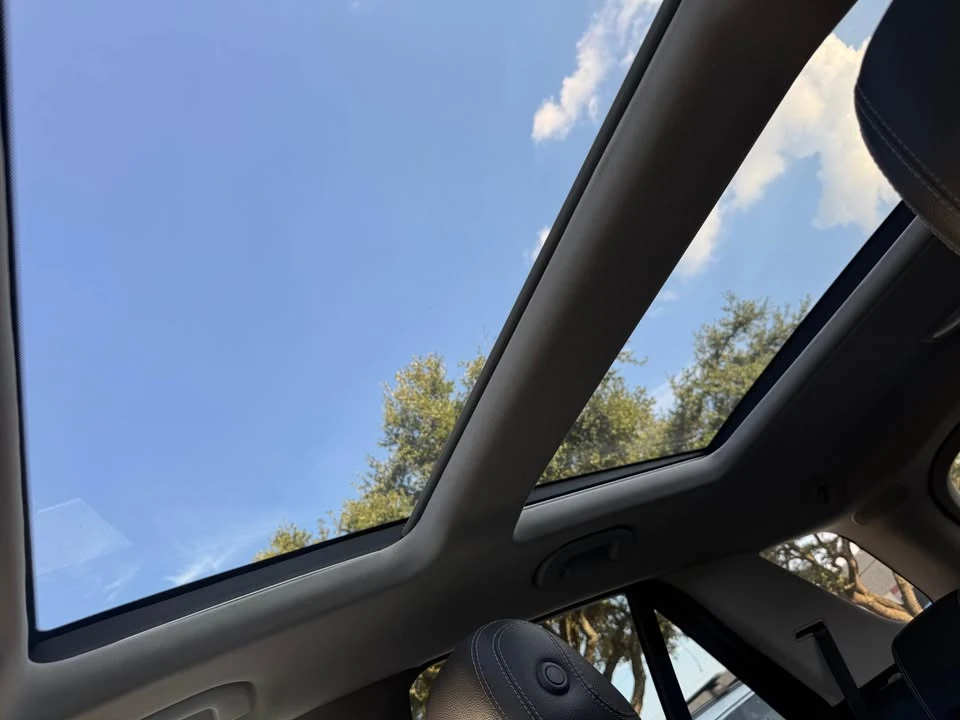 2015 Mercedes-Benz - Image 17 of 18
