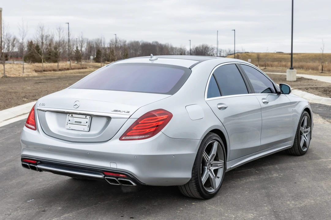 2015 Mercedes-Benz W222 S 63 & S 65 AMG - Image 2 of 7