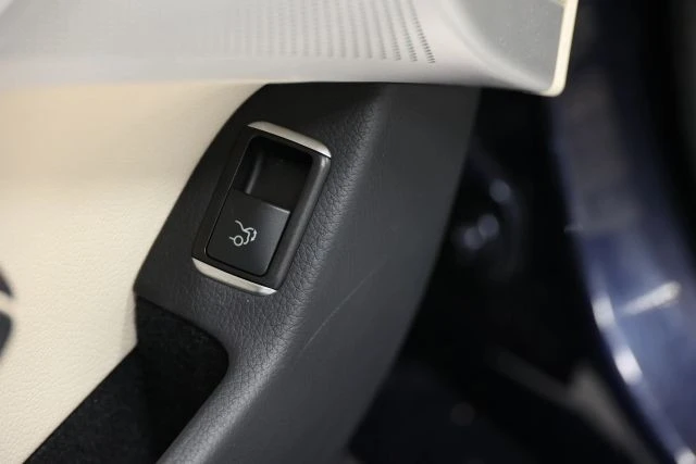 2015 Mercedes-Benz R231 SL-Class - Image 12 of 12