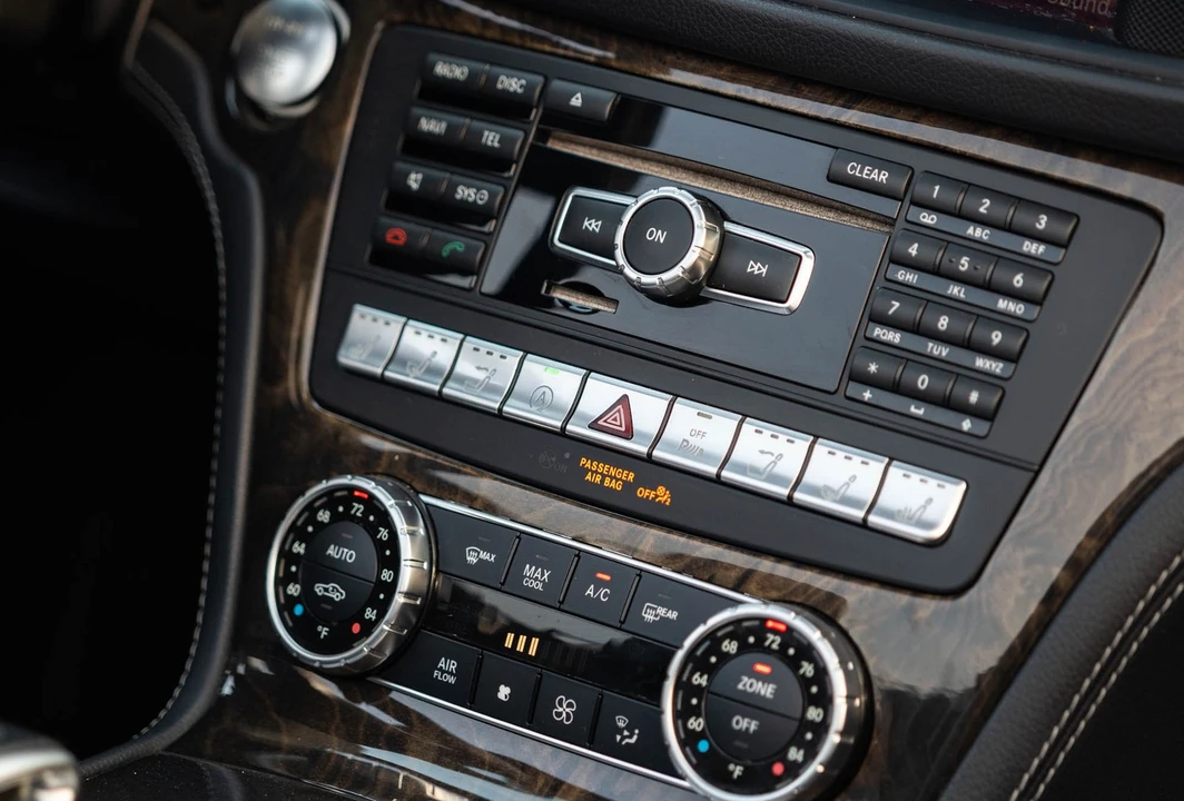 2015 Mercedes-Benz R231 SL-Class - Image 25 of 31