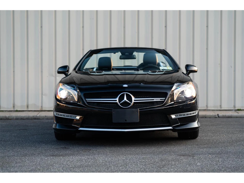 2015 Mercedes-Benz R231 SL 63 & SL 65 AMG - Image 2 of 31