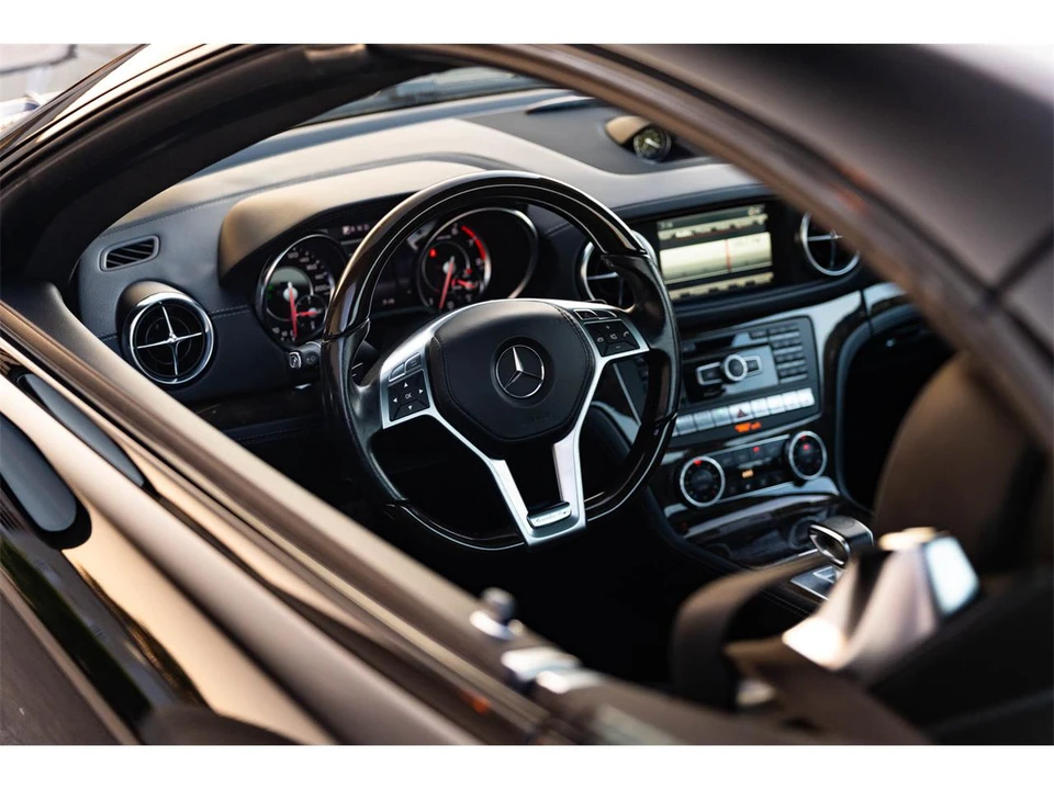 2015 Mercedes-Benz R231 SL 63 & SL 65 AMG - Image 21 of 31