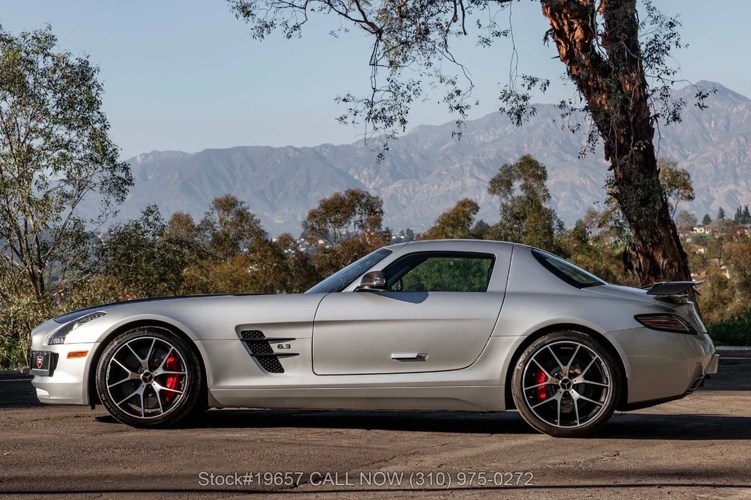 2015 Mercedes-Benz SLS AMG GT - Image 24 of 31