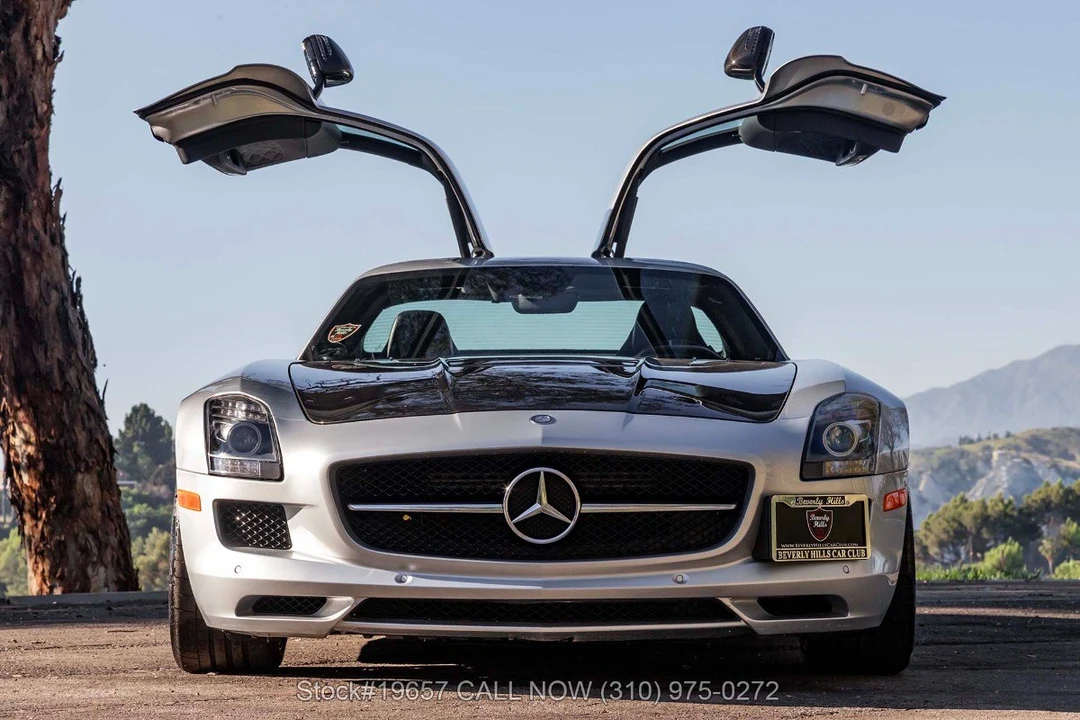 2015 Mercedes-Benz SLS AMG GT - Image 2 of 31
