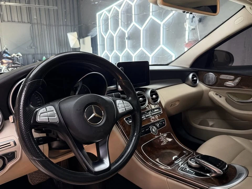 2015 Mercedes-Benz W205 C-Class - Image 10 of 18