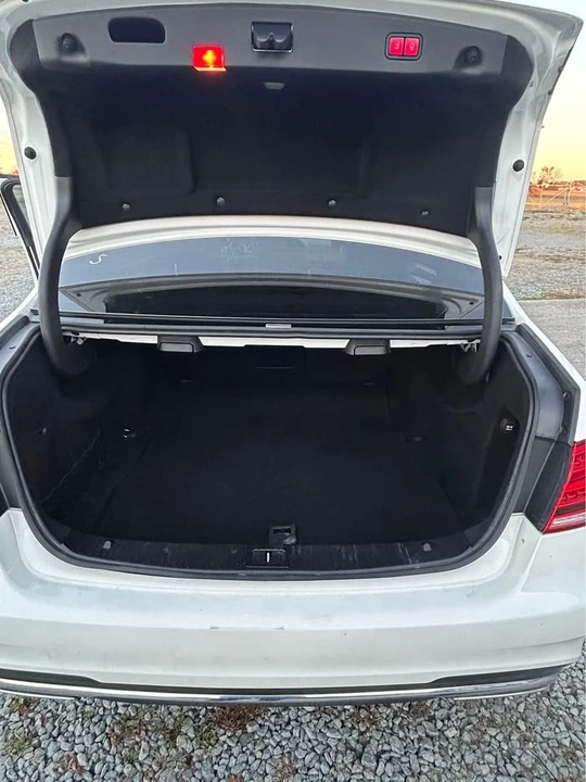 2015 Mercedes-Benz W212 E-Class - Image 9 of 11