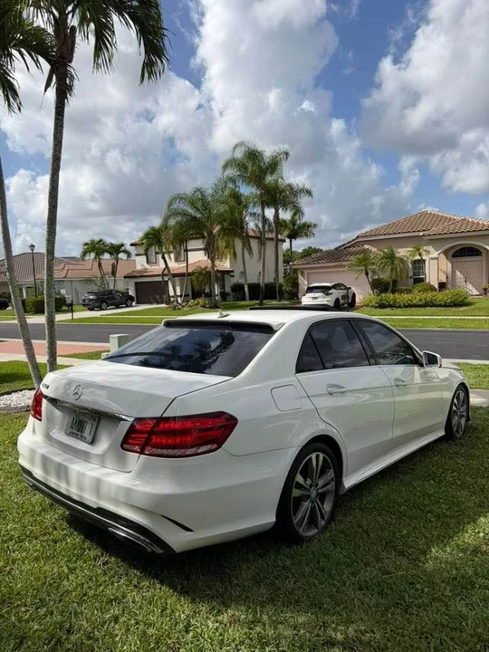 2015 Mercedes-Benz W212 E-Class - Image 2 of 20