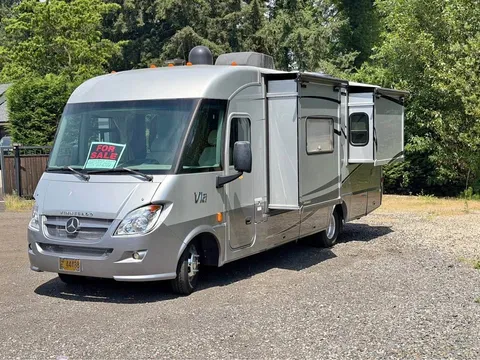 2015 Mercedes-Benz Winnebago Via 25Q