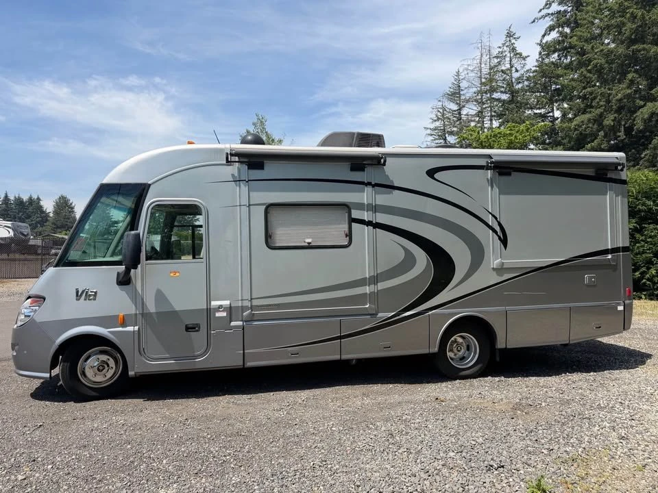 2015 Mercedes-Benz Sprinter - Image 2 of 16