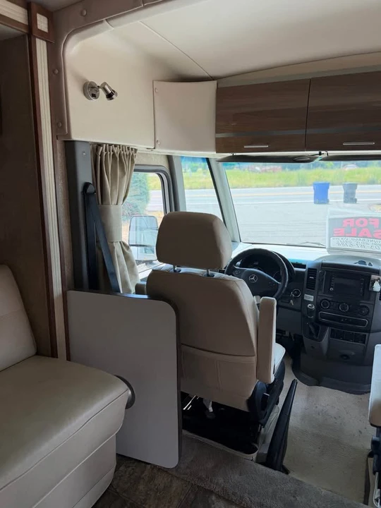 2015 Mercedes-Benz Sprinter - Image 10 of 16
