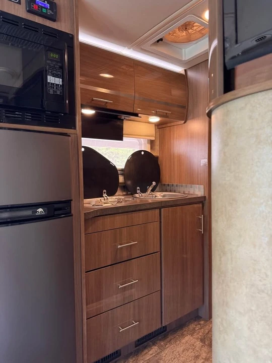 2015 Mercedes-Benz Sprinter - Image 14 of 16