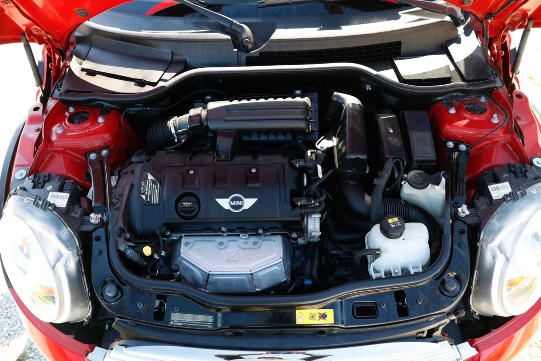 2015 Mini Coupe & Roadster - Image 19 of 21