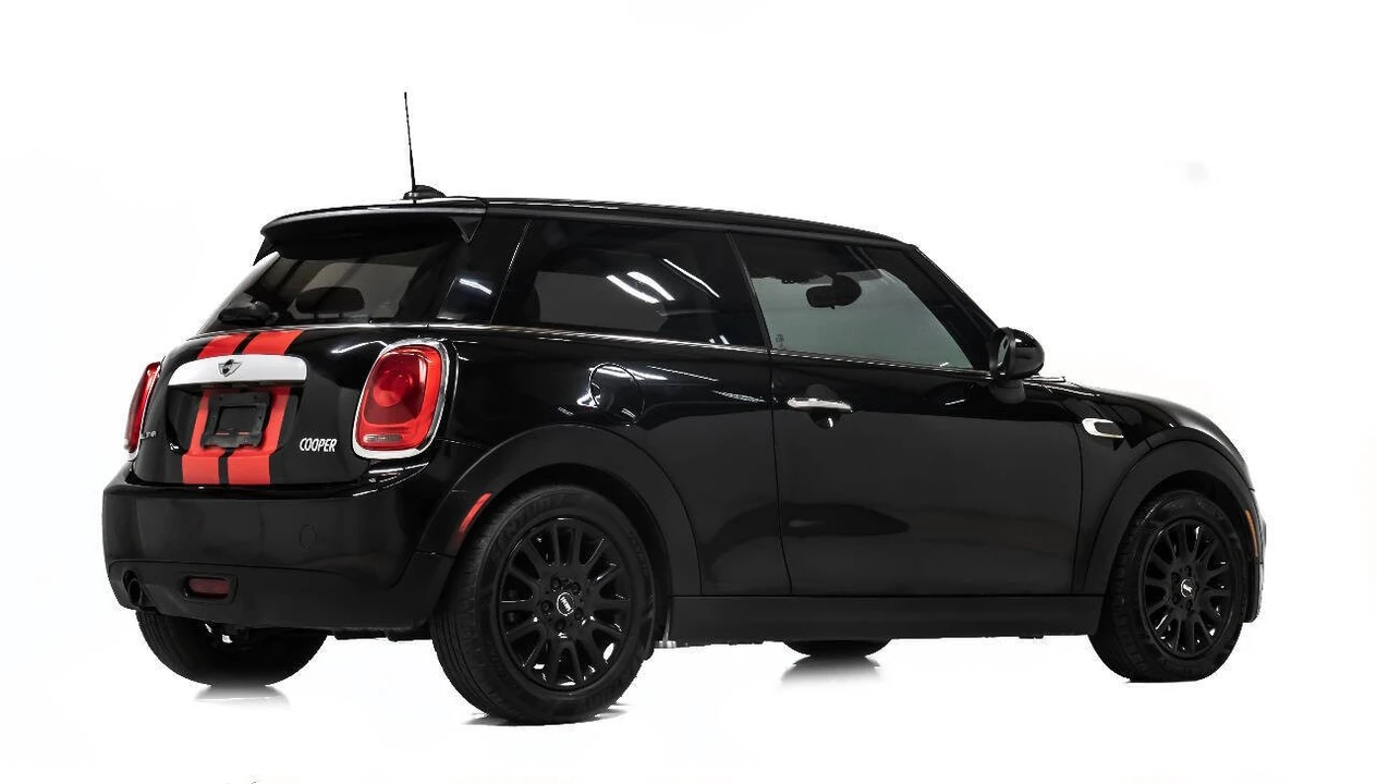 2015 Mini Mini 2nd Gen - Image 3 of 31