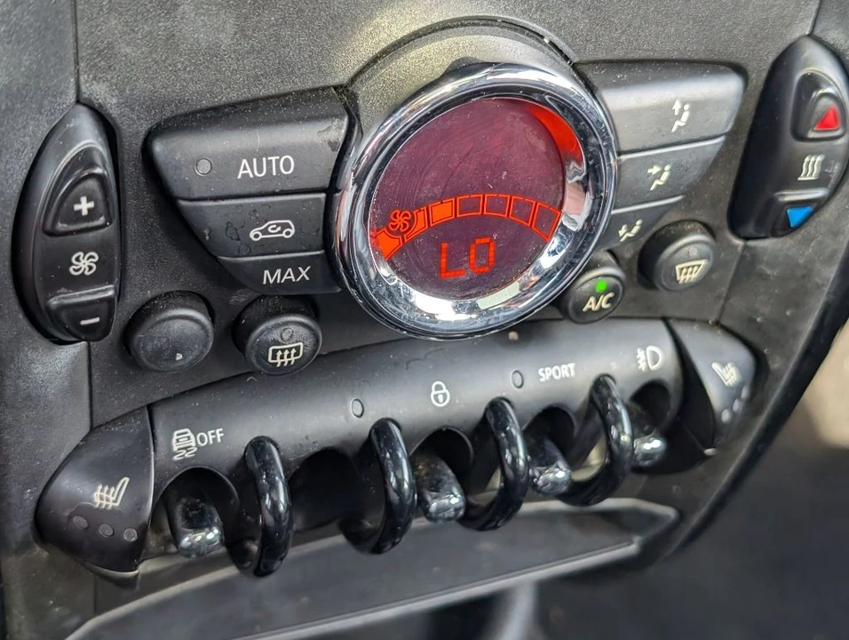 2015 Mini Countryman 1st Gen - Image 16 of 21