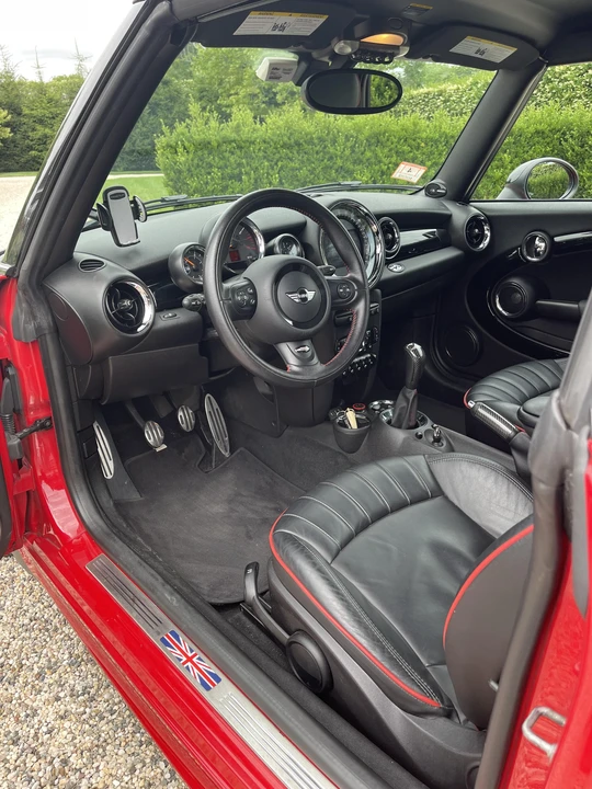 2015 Mini Mini John Cooper Works 2nd Gen - Image 26 of 31