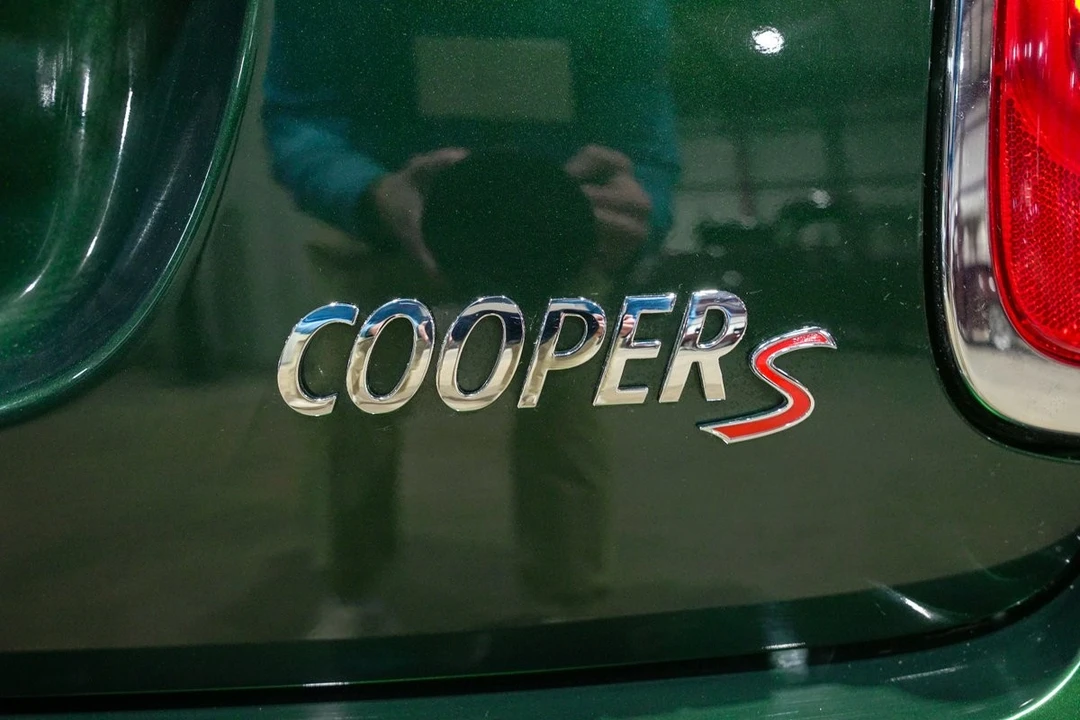 2015 Mini Mini Cooper S 3rd Gen - Image 25 of 31