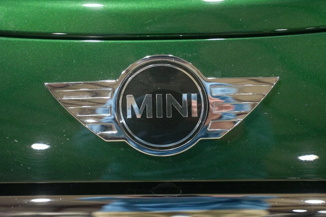 2015 Mini Mini Cooper S 3rd Gen - Image 21 of 31