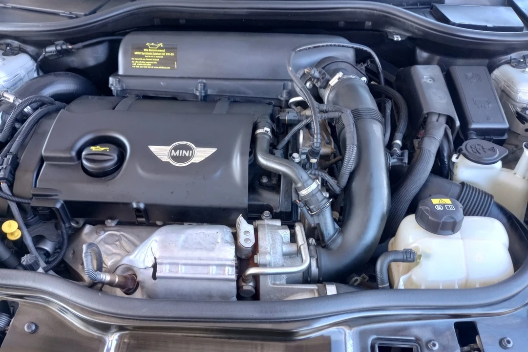 2015 Mini Mini 2nd Gen - Image 6 of 7