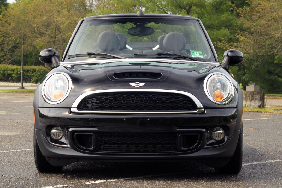 2015 Mini Mini 2nd Gen - Image 2 of 5