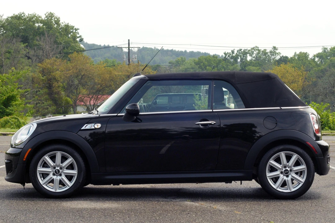 2015 Mini Mini 2nd Gen - Image 3 of 5