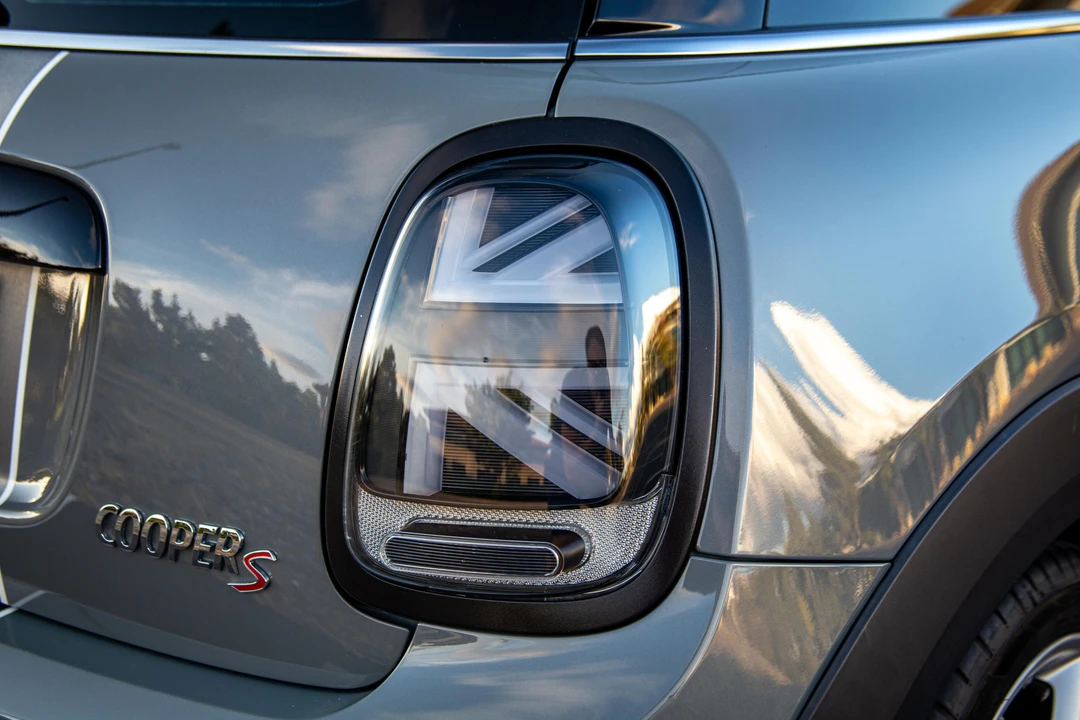 2015 Mini Mini Cooper S 3rd Gen - Image 19 of 31