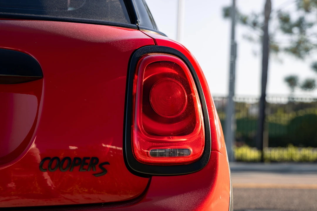 2015 Mini Mini Cooper S 3rd Gen - Image 25 of 31