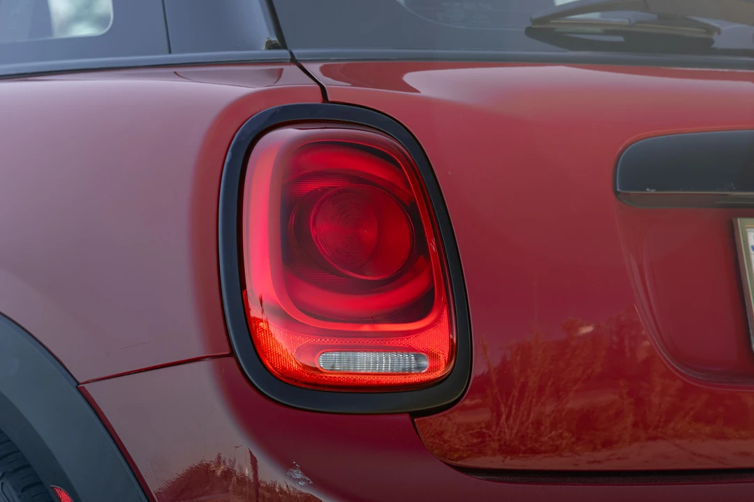 2015 Mini Mini Cooper S 3rd Gen - Image 23 of 31