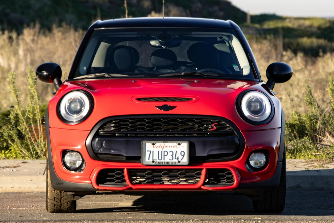 2015 Mini Mini Cooper S 3rd Gen - Image 2 of 31