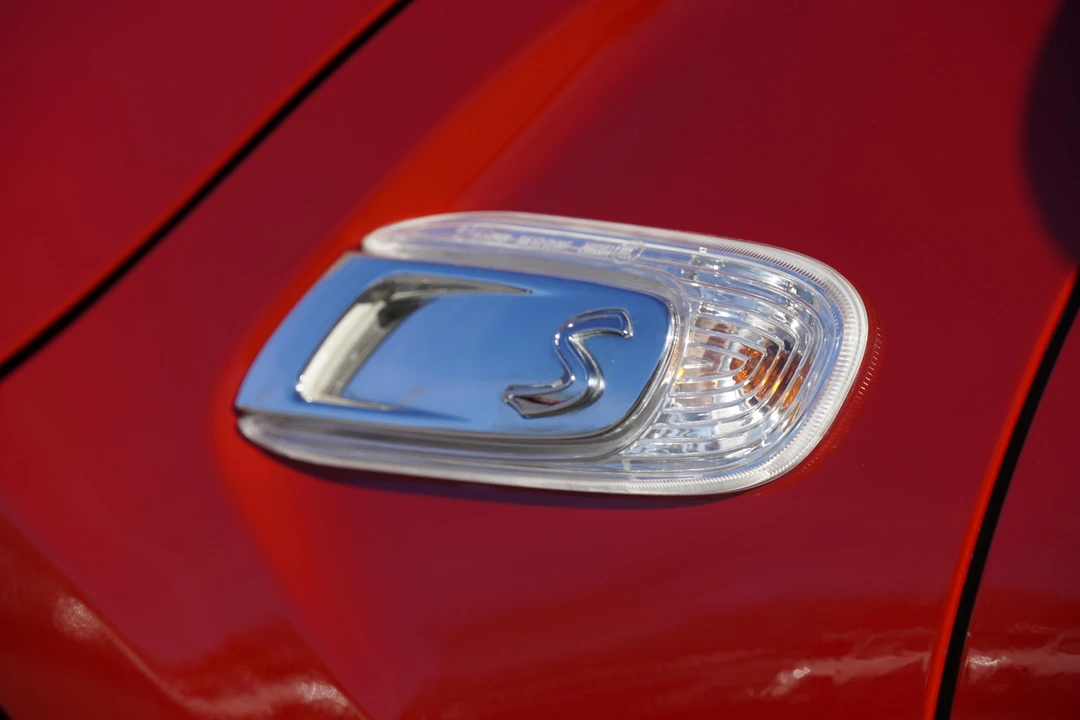 2015 Mini Mini Cooper S 3rd Gen - Image 27 of 31