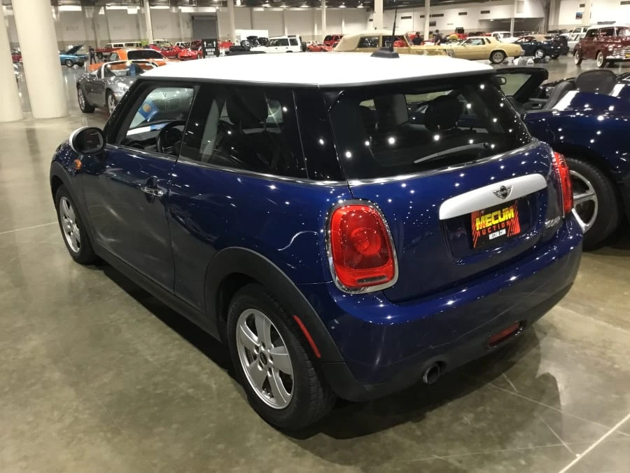2015 Mini Mini 3rd Gen - Image 2 of 4