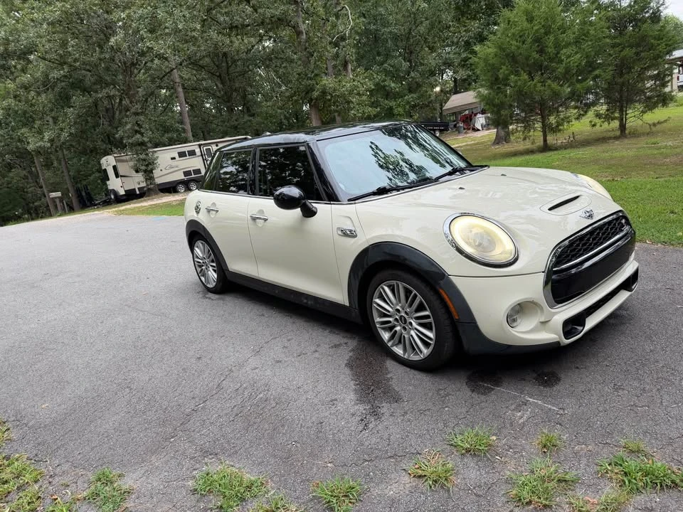 2015 Mini Mini 3rd Gen - Image 2 of 9