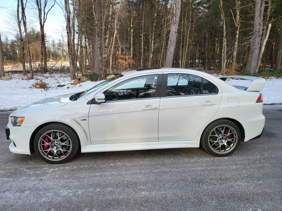 2015 Mitsubishi Lancer Evolution X 9th Gen - Image 9 of 31
