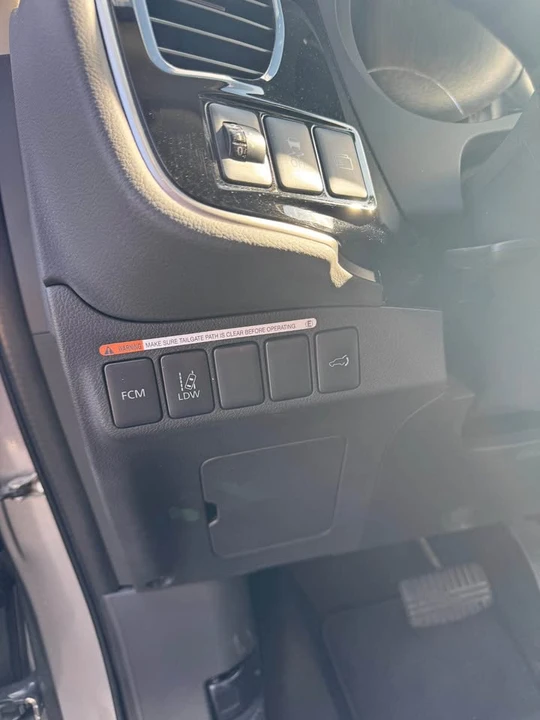 2015 Mitsubishi Outlander - Image 5 of 6