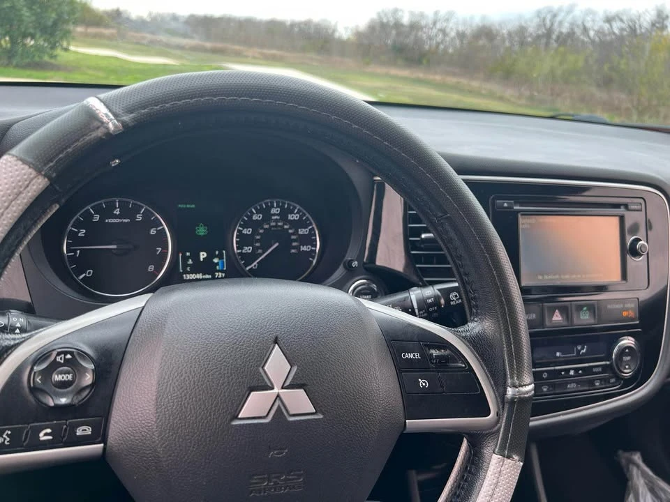 2015 Mitsubishi Outlander - Image 10 of 10