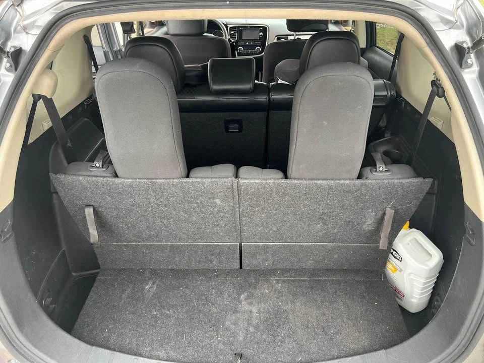 2015 Mitsubishi Outlander - Image 2 of 10