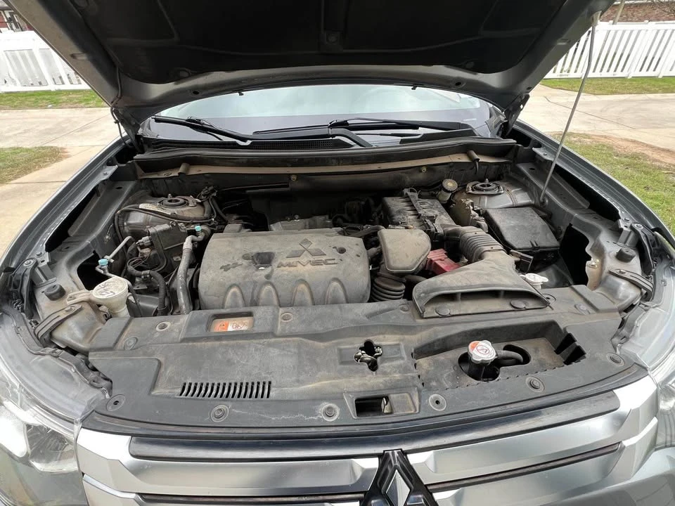 2015 Mitsubishi Outlander - Image 7 of 10