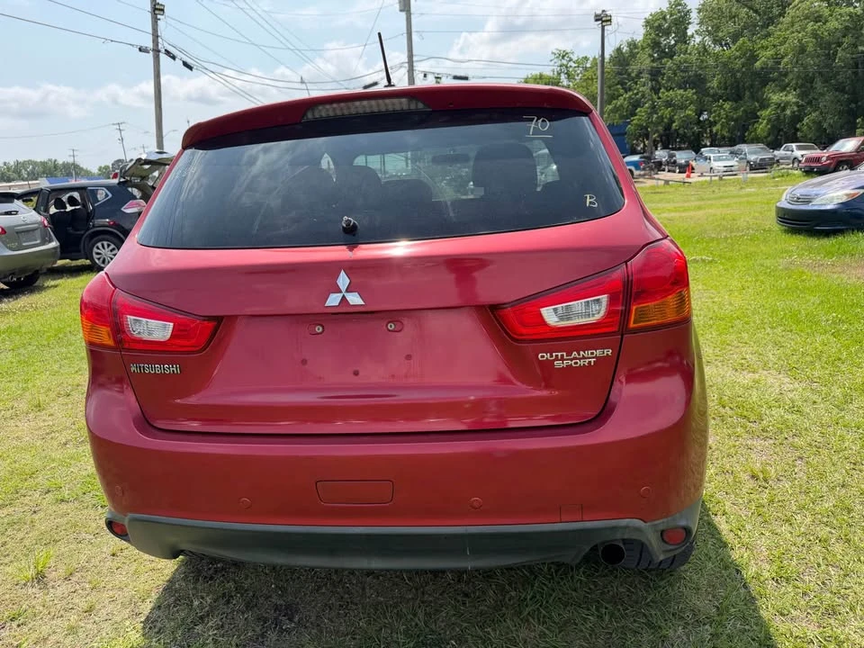 2015 Mitsubishi Outlander - Image 4 of 13