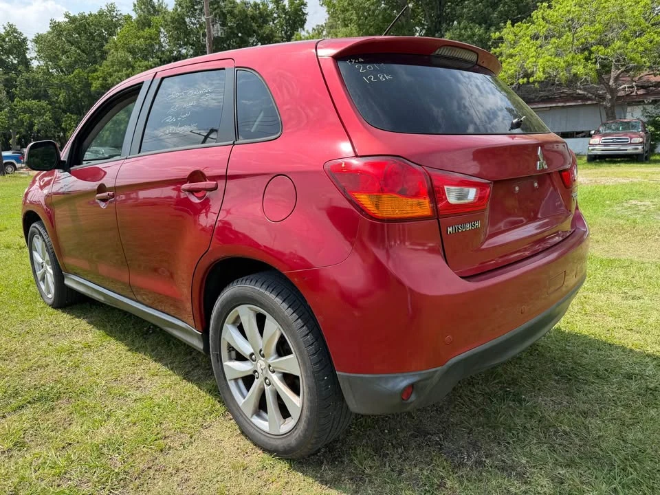 2015 Mitsubishi Outlander - Image 7 of 13