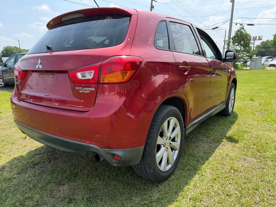 2015 Mitsubishi Outlander - Image 5 of 13