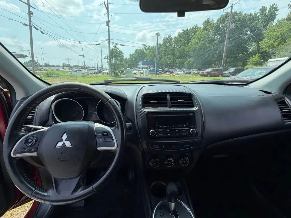 2015 Mitsubishi Outlander - Image 12 of 13