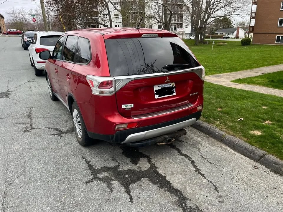 2015 Mitsubishi Outlander - Image 3 of 7