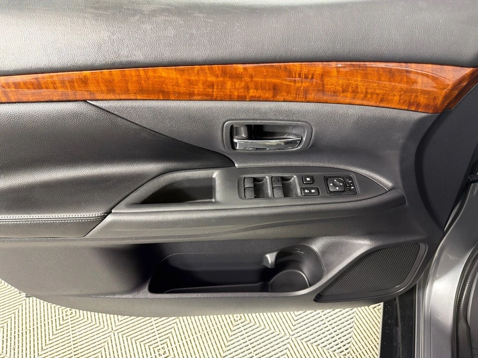 2015 Mitsubishi Outlander - Image 10 of 12