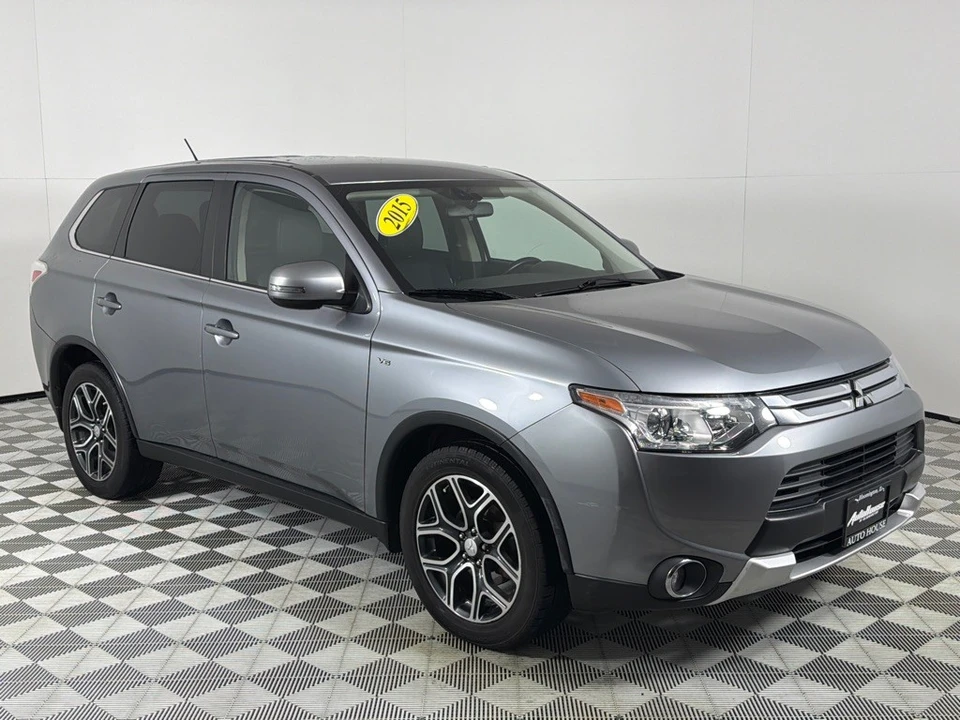 2015 Mitsubishi Outlander - Image 3 of 12
