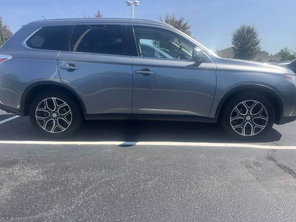 2015 Mitsubishi Outlander - Image 4 of 12