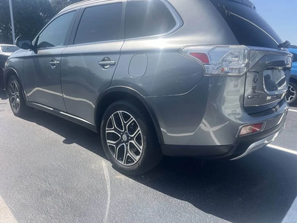 2015 Mitsubishi Outlander - Image 5 of 12