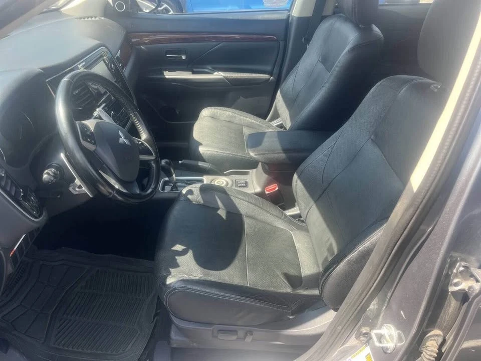 2015 Mitsubishi Outlander - Image 6 of 12
