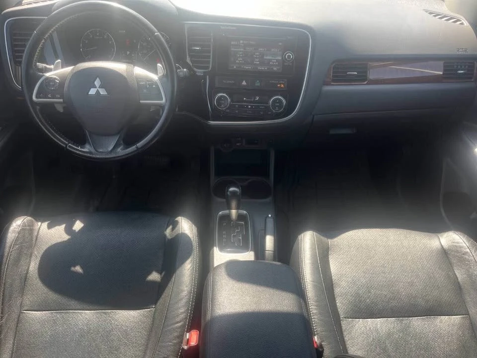 2015 Mitsubishi Outlander - Image 9 of 12
