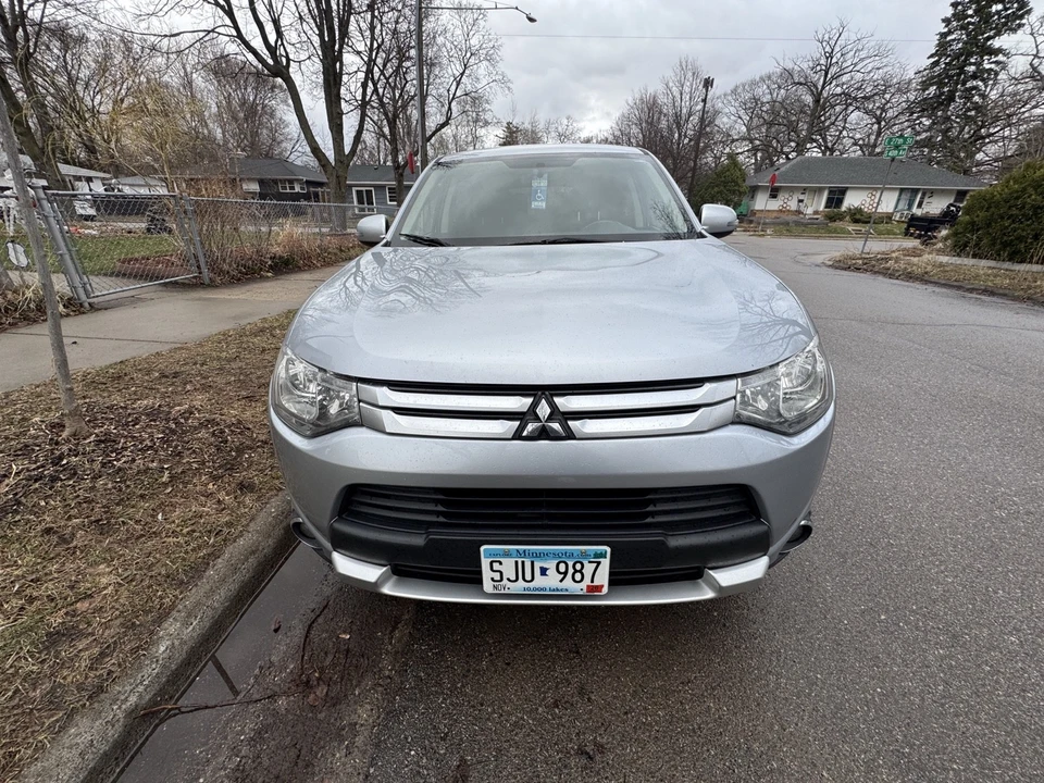 2015 Mitsubishi Outlander - Image 4 of 17