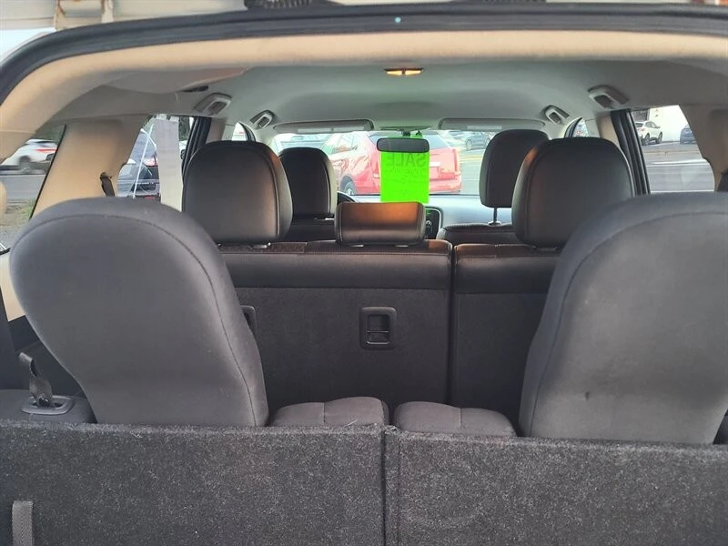 2015 Mitsubishi Outlander - Image 13 of 15